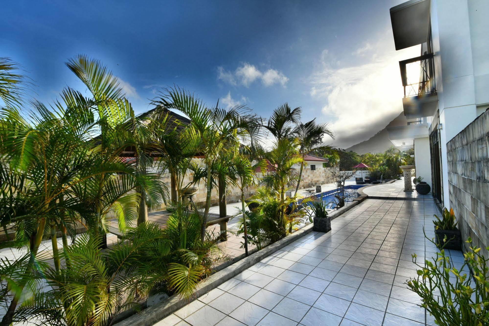 Glamping Resort Yokabushi Ishigaki  Exterior photo